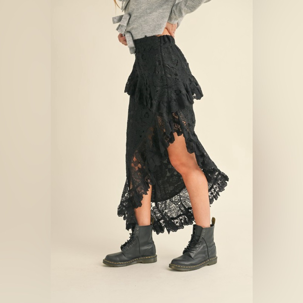 Black Lace Maxi Skirt - Stylish Layered Design - Picture 6 of 8